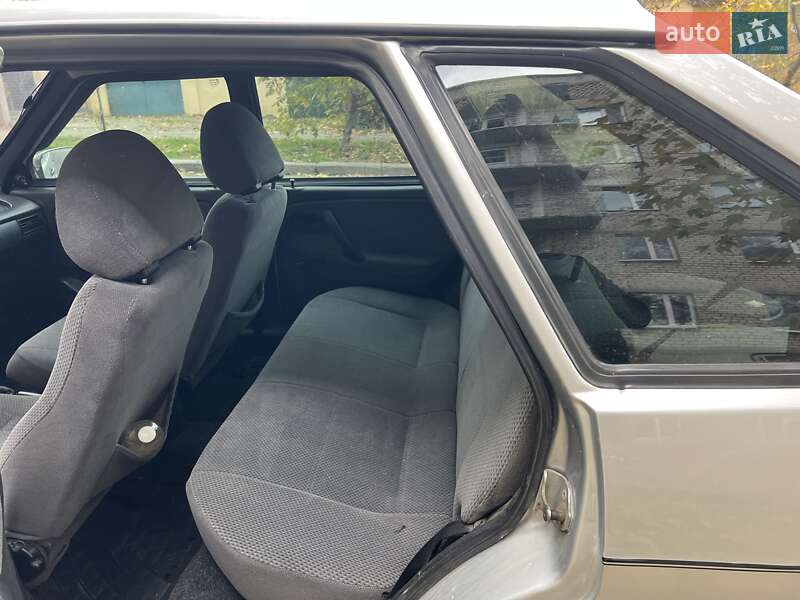 Хэтчбек ВАЗ / Lada 2114 Samara 2010 в Николаеве фото 9 Хэтчбек ВАЗ / Lada 2114 Samara 2010 в Николаеве