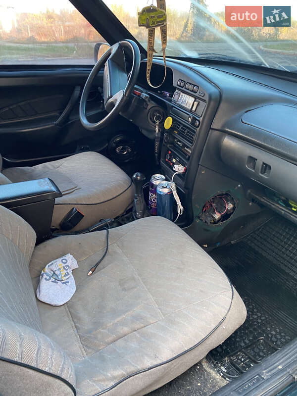 Хетчбек ВАЗ / Lada 2114 Samara 2004 в Гребінці
