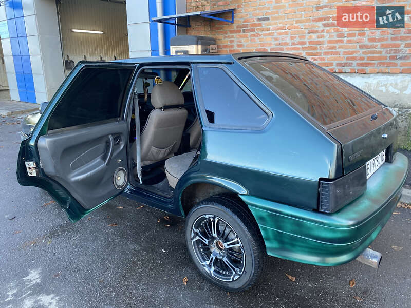 Хетчбек ВАЗ / Lada 2114 Samara 2004 в Гребінці