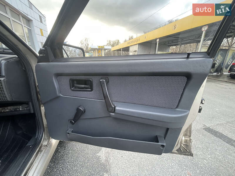 Седан ВАЗ / Lada 2115 Samara 1998 в Киеве