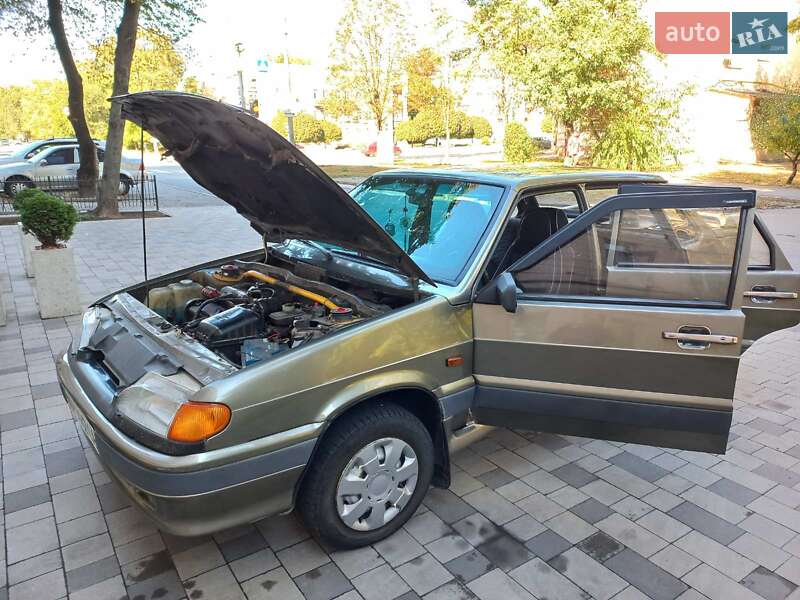 Седан ВАЗ / Lada 2115 Samara 2000 в Запорожье