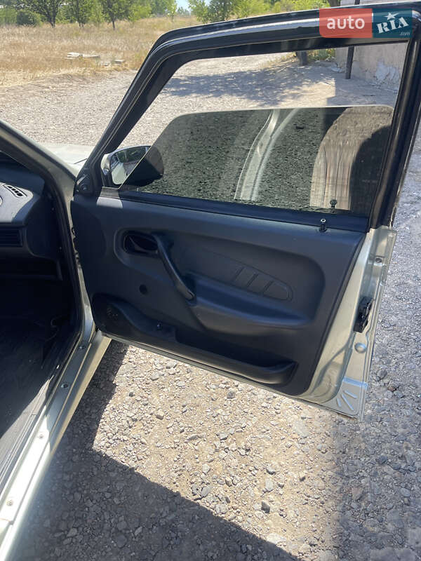 Седан ВАЗ / Lada 2115 Samara 2003 в Первомайске