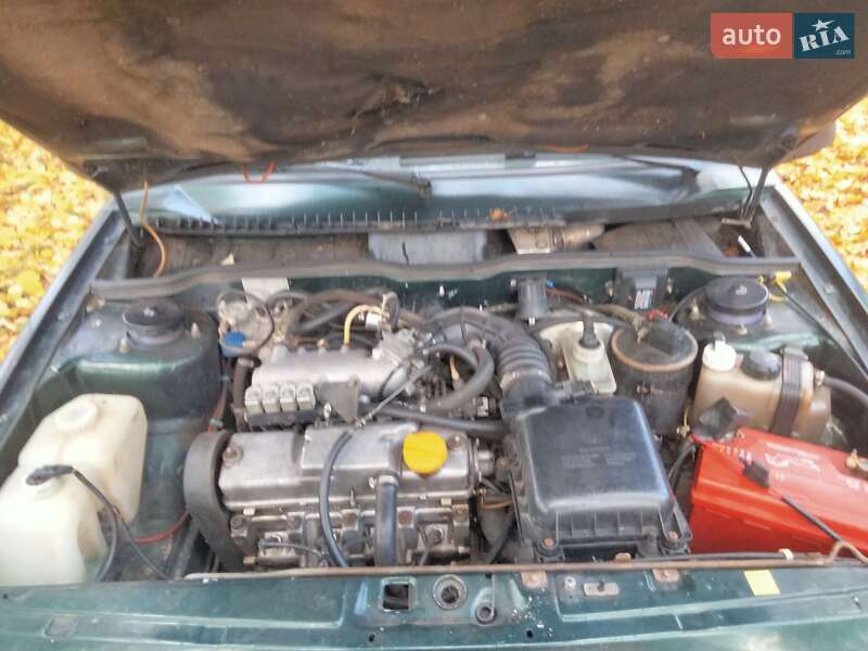 Седан ВАЗ / Lada 2115 Samara 2003 в Мені