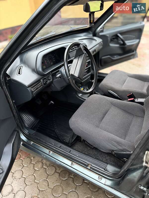 Седан ВАЗ / Lada 2115 Samara 2010 в Чернівцях