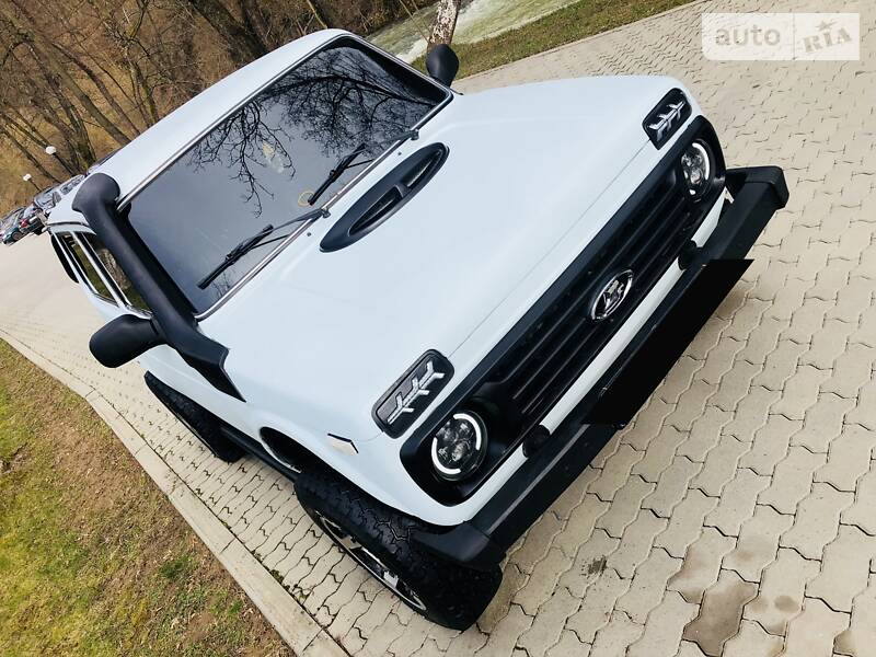 Позашляховик / Кросовер ВАЗ / Lada 2121 Нива 2008 в Сваляві
