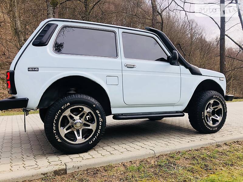 Позашляховик / Кросовер ВАЗ / Lada 2121 Нива 2008 в Сваляві