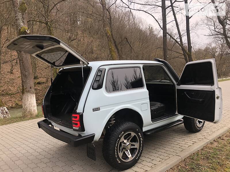 Позашляховик / Кросовер ВАЗ / Lada 2121 Нива 2008 в Сваляві