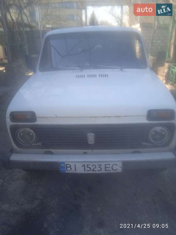 Хетчбек ВАЗ / Lada 2121 Нива 1985 в Світловодську