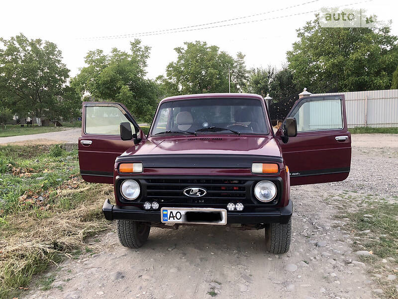 Внедорожник / Кроссовер ВАЗ / Lada 2121 Нива 2005 в Тячеве