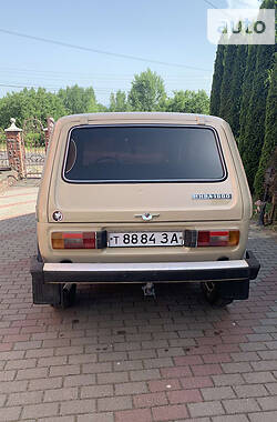 Внедорожник / Кроссовер ВАЗ / Lada 2121 Нива 1985 в Тячеве