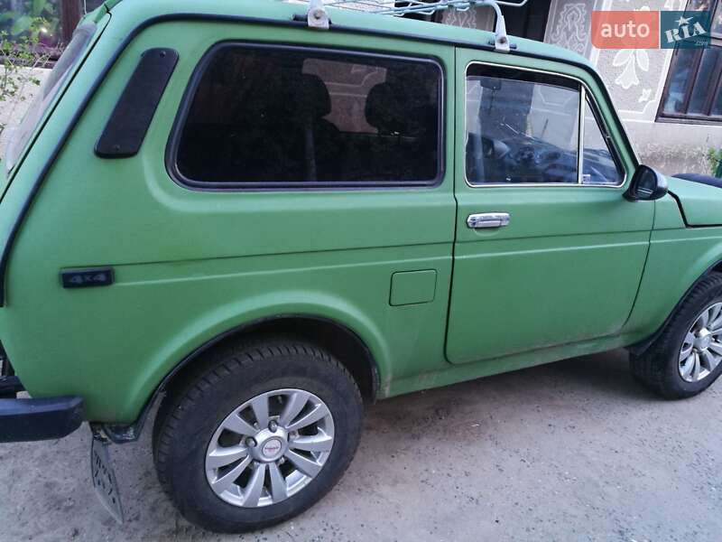 Позашляховик / Кросовер ВАЗ / Lada 2121 Нива 1980 в Білгороді-Дністровському