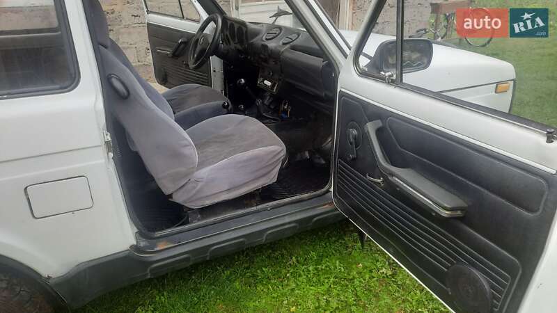 Універсал ВАЗ / Lada 2121 Нива 1993 в Львові