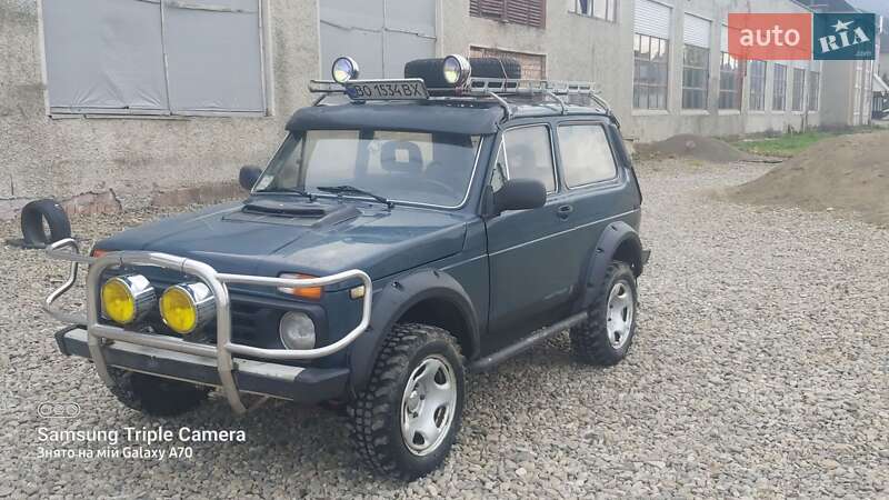 Хэтчбек ВАЗ / Lada 2121 Нива 1996 в Вижнице