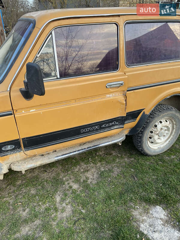 Позашляховик / Кросовер ВАЗ / Lada 2121 Нива 1982 в Новій Ушиці