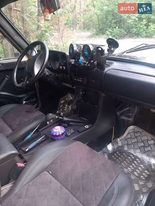 Внедорожник / Кроссовер ВАЗ / Lada 2121 Нива 1992 в Покровском