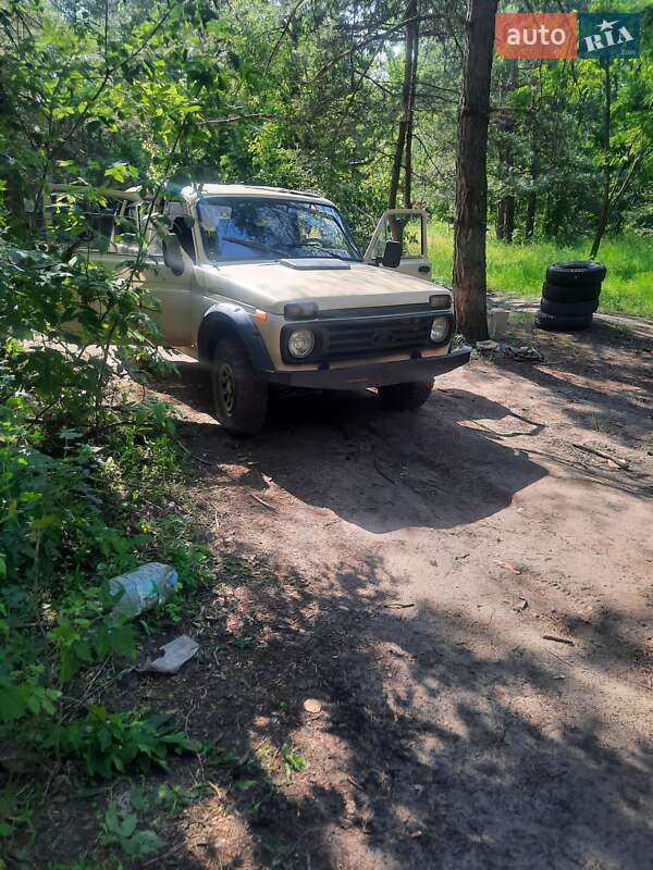 Внедорожник / Кроссовер ВАЗ / Lada 2121 Нива 1992 в Покровском