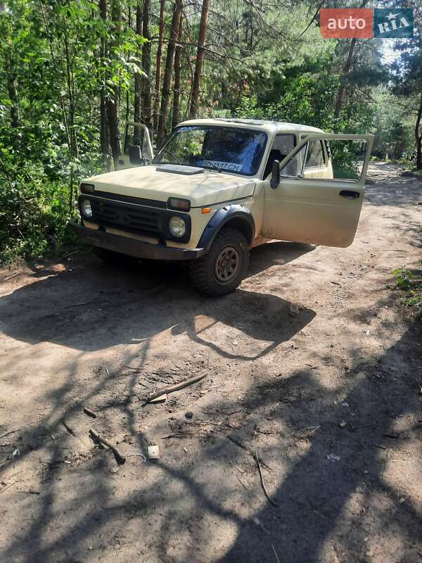 Внедорожник / Кроссовер ВАЗ / Lada 2121 Нива 1992 в Покровском