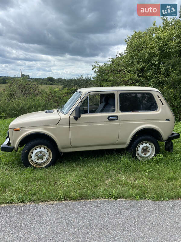 Позашляховик / Кросовер ВАЗ / Lada 2121 Нива 1981 в Буську