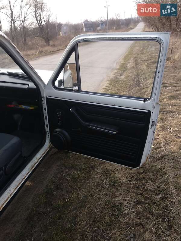 Хетчбек ВАЗ / Lada 2121 Нива 1985 в Світловодську