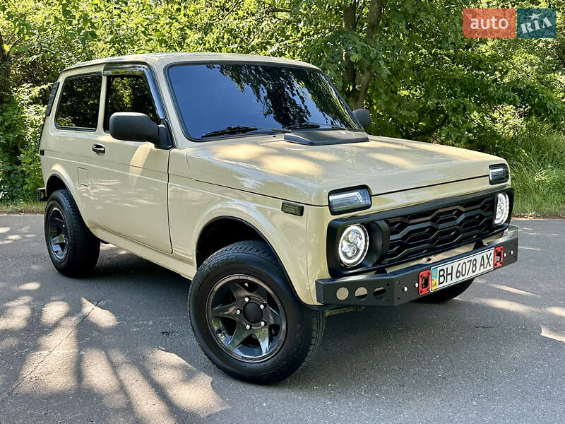 Позашляховик / Кросовер ВАЗ 2121 Нива 1985 в 