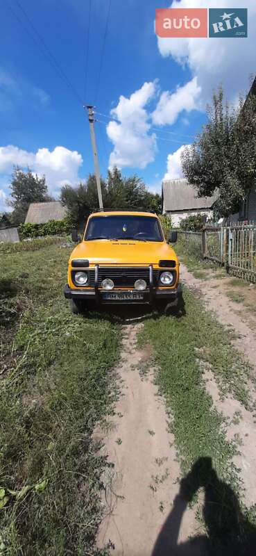 Позашляховик / Кросовер ВАЗ / Lada 2121 Нива 1982 в Путивлі