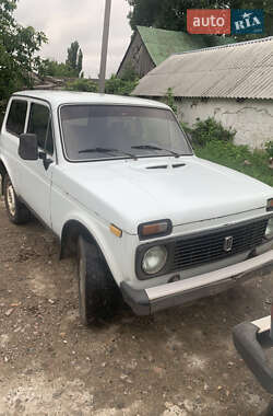 Позашляховик / Кросовер ВАЗ / Lada 2121 Нива 1992 в Окнах