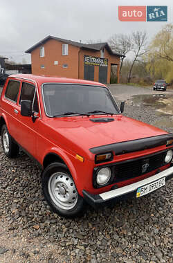 Внедорожник / Кроссовер ВАЗ / Lada 2121 Нива 1983 в Ромнах