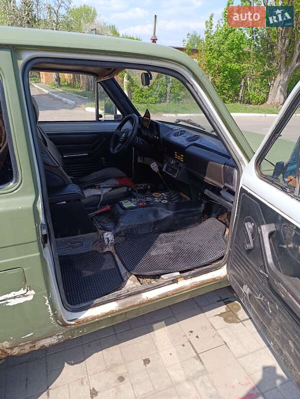 Позашляховик / Кросовер ВАЗ / Lada 2121 Нива 1991 в Сумах