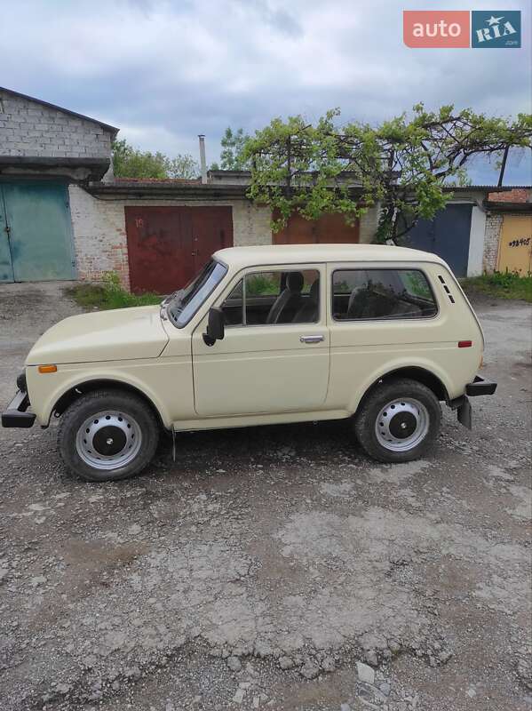 Внедорожник / Кроссовер ВАЗ / Lada 2121 Нива 1987 в Каменец-Подольском