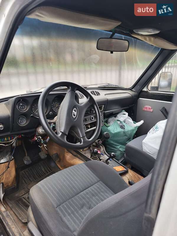 Внедорожник / Кроссовер ВАЗ / Lada 2121 Нива 1992 в Фонтанке фото 3 Внедорожник / Кроссовер ВАЗ / Lada 2121 Нива 1992 в Фонтанке