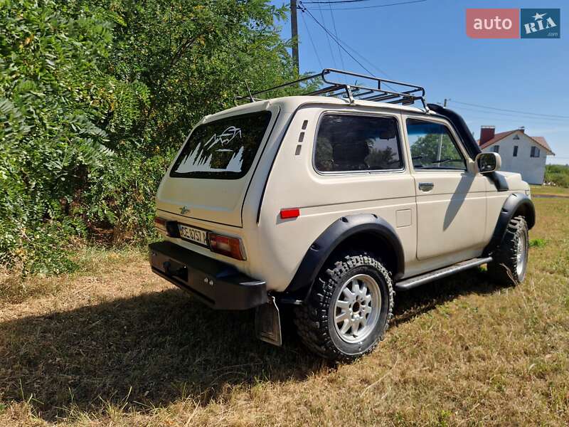 Позашляховик / Кросовер ВАЗ / Lada 2121 Нива 1990 в Чернівцях