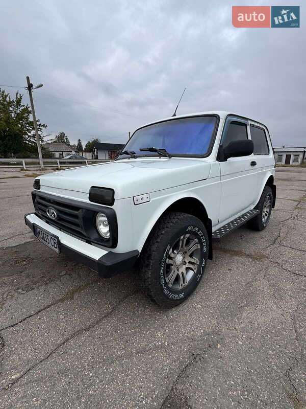 Позашляховик / Кросовер ВАЗ / Lada 2121 Нива 1989 в Попільні