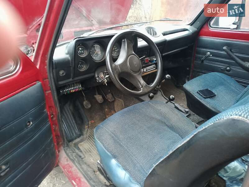 Внедорожник / Кроссовер ВАЗ / Lada 2121 Нива 1993 в Шостке