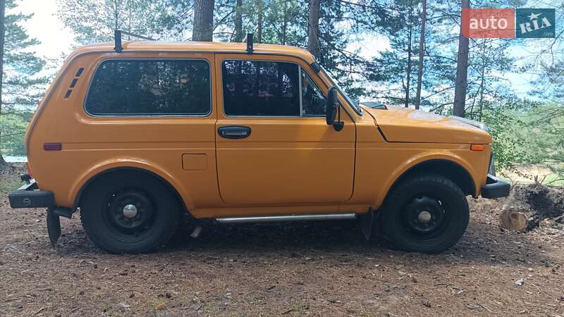 Позашляховик / Кросовер ВАЗ / Lada 2121 Нива 1983 в Чернігові