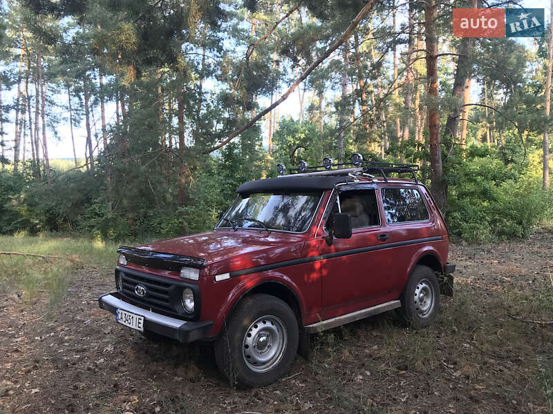 Позашляховик / Кросовер ВАЗ / Lada 2121 Нива 1990 в Черкасах