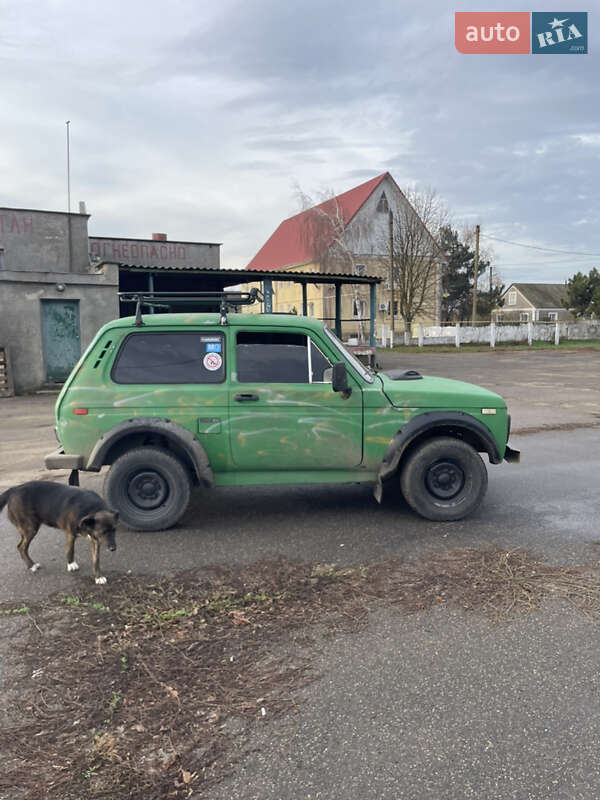 Позашляховик / Кросовер ВАЗ / Lada 2121 Нива 1992 в Овідіополі