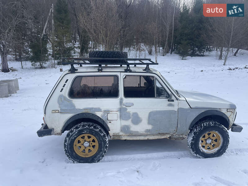 Внедорожник / Кроссовер ВАЗ / Lada 2121 Нива 1987 в Косове фото 4 Внедорожник / Кроссовер ВАЗ / Lada 2121 Нива 1987 в Косове