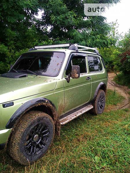 Позашляховик / Кросовер ВАЗ / Lada 21213 Niva 1998 в Мостиській