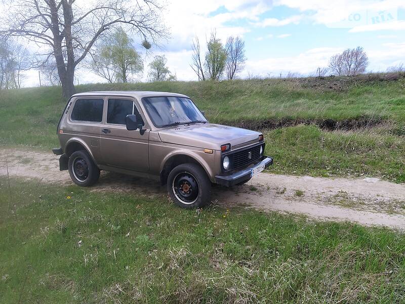 Внедорожник / Кроссовер ВАЗ / Lada 21213 Niva 1990 в Вышгороде