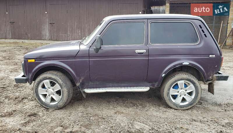 Позашляховик / Кросовер ВАЗ 21213 Niva 2000 в 