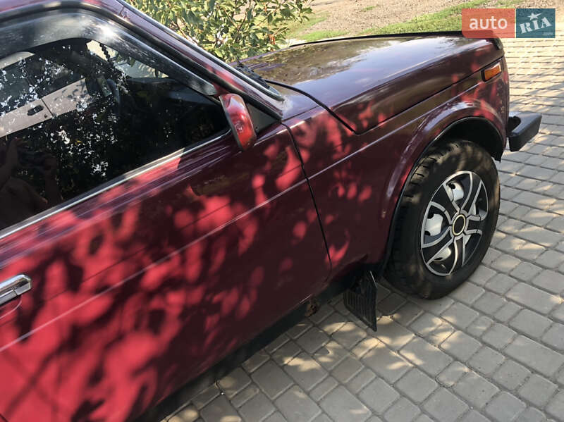 Внедорожник / Кроссовер ВАЗ / Lada 21213 Niva 2001 в Белгороде-Днестровском