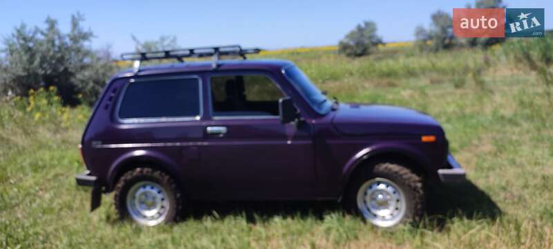 Позашляховик / Кросовер ВАЗ / Lada 21213 Niva 2000 в Новомосковську