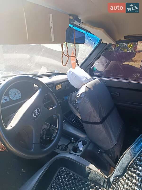 Внедорожник / Кроссовер ВАЗ / Lada 21213 Niva 2001 в Одессе