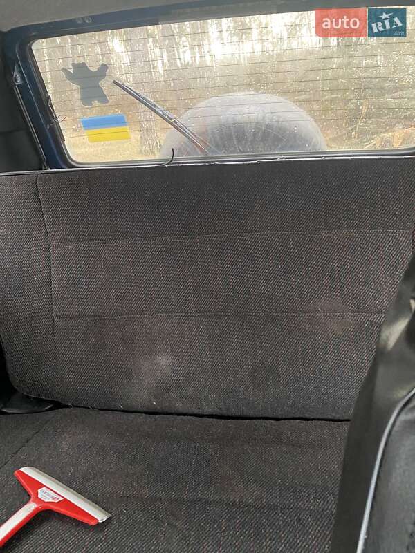 Внедорожник / Кроссовер ВАЗ / Lada 21213 Niva 2001 в Радомышле