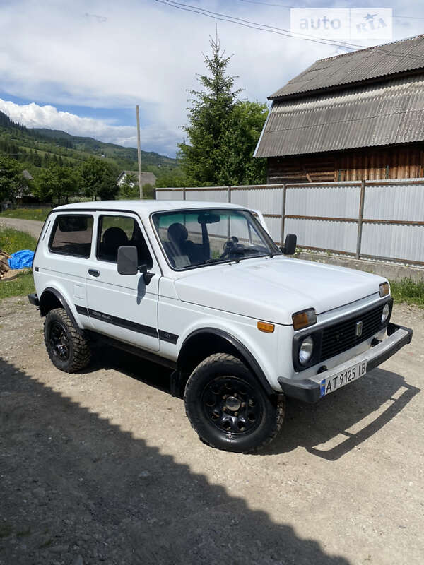 Внедорожник / Кроссовер ВАЗ 21213 Niva 2005 в 