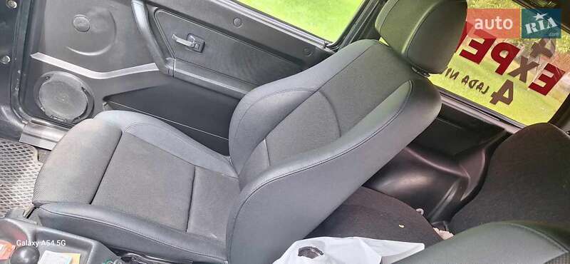 Внедорожник / Кроссовер ВАЗ / Lada 21213 Niva 1998 в Тячеве