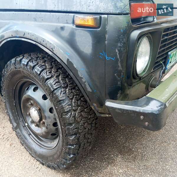 Позашляховик / Кросовер ВАЗ / Lada 21213 Niva 2001 в Миронівці