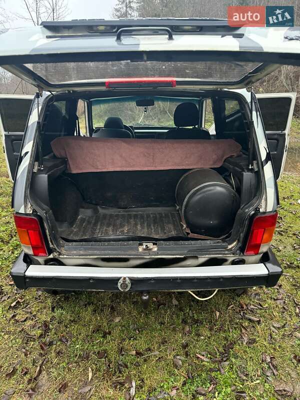 Внедорожник / Кроссовер ВАЗ / Lada 21213 Niva 2004 в Стопчатове