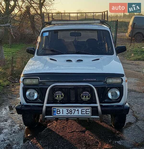 Внедорожник / Кроссовер ВАЗ / Lada 21213 Niva 2000 в Николаеве