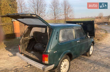 Позашляховик / Кросовер ВАЗ / Lada 21213 Niva 2001 в Сарнах